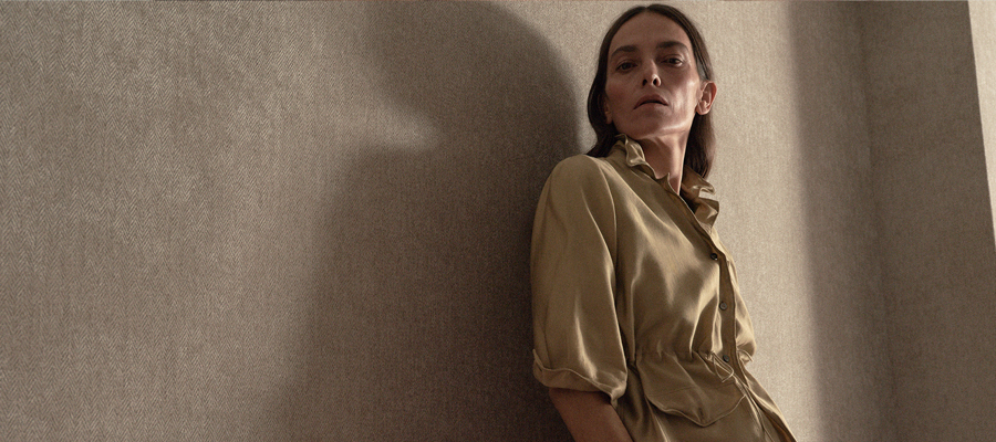 A Chinese womenswear brand blending natural comfort with relaxed silhouettes and refined Eastern aesthetics.